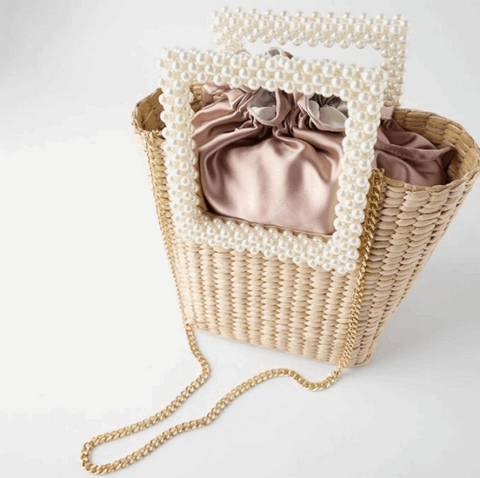Bolsa Pequena de Palha com Decoração em Pérolas