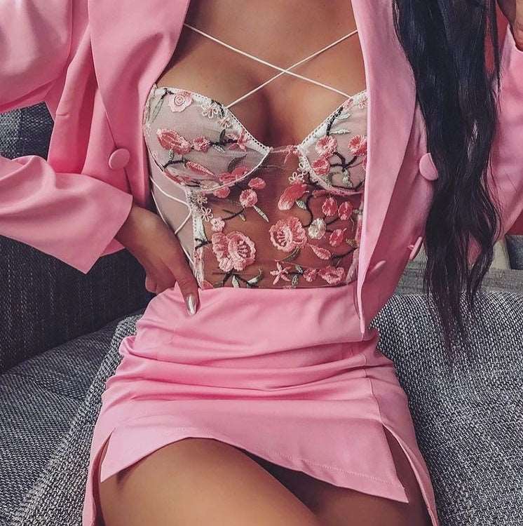 Body de Alcinha Floral Bordado com Tule