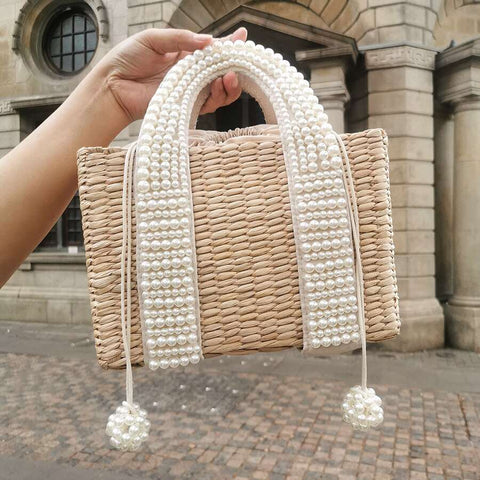 Bolsa Pequena Artesanal de Mão com Palha e Pérolas