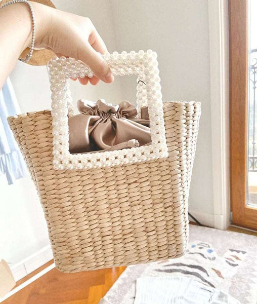 Bolsa Pequena de Palha com Decoração em Pérolas