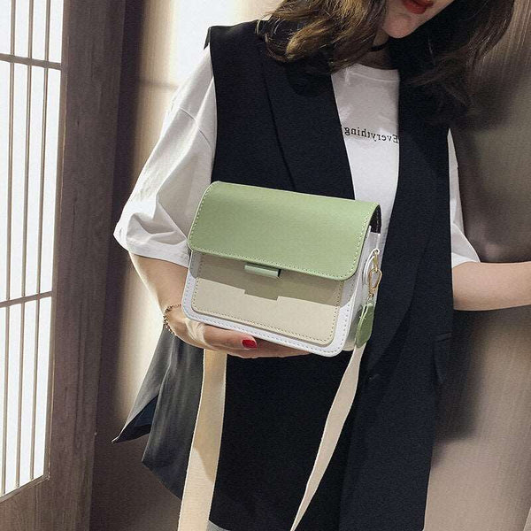 Bolsa de Ombro Pequena Quadrada de Couro