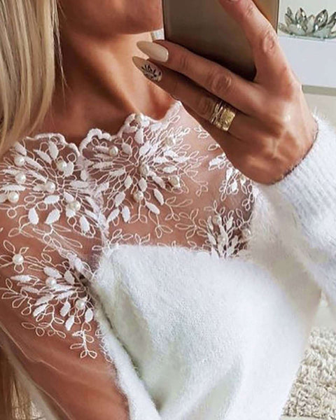 Blusa de Malha Manga Longa com Renda e Bordados