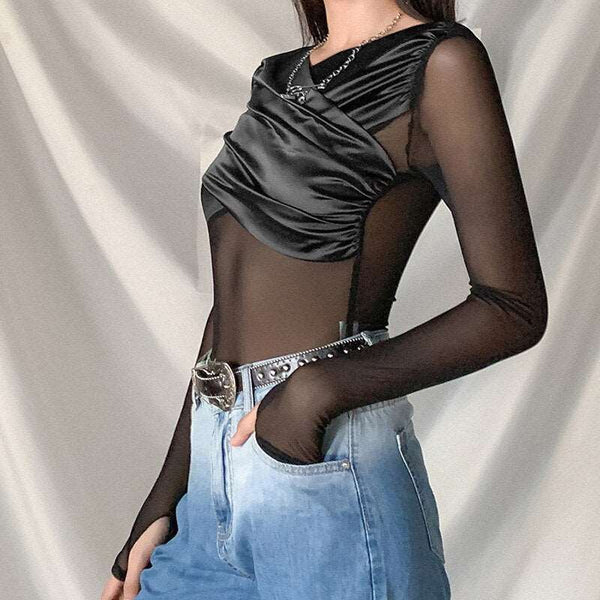 Body Preto Manga Longa em Tule com Cetim