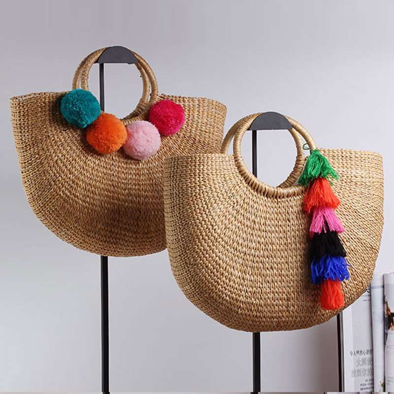 Bolsa de Mão em Palha Decorada com Borlas de Pompom Praia