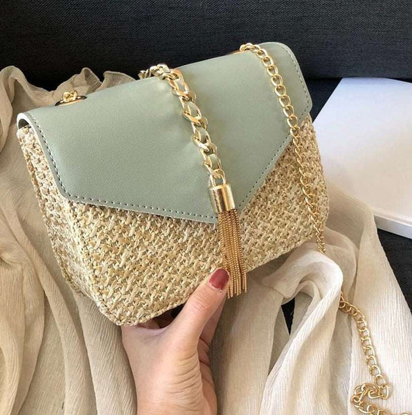 Bolsa Artesanal Pequena de Palha e Alça de Corrente