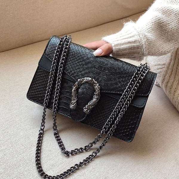 Bolsa de Ombro em Couro Alça de Corrente