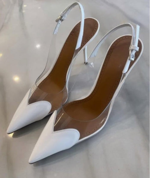 Scarpin Feminino Bico Fino e salto alto Fino, Slingback Verniz Transparente com Coração