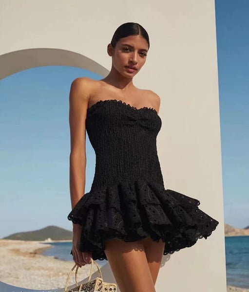 Vestido Curto Tomara que Caia com Babados