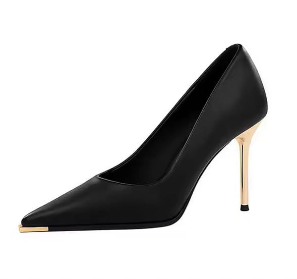 Scarpin de Couro Salto Alto de Metal e Bico de Metal - 7cm e 9cm