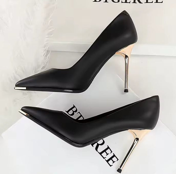 Scarpin de Couro Salto Alto de Metal e Bico de Metal - 7cm e 9cm