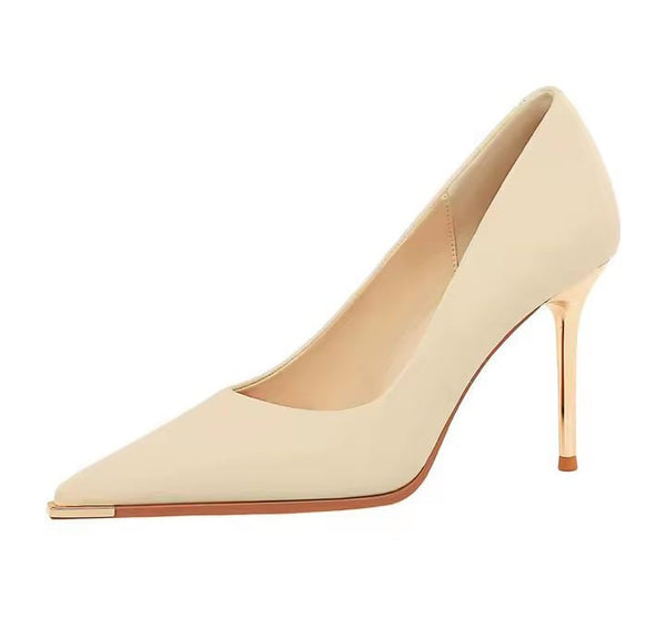 Scarpin de Couro Salto Alto de Metal e Bico de Metal - 7cm e 9cm