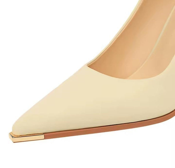 Scarpin de Couro Salto Alto de Metal e Bico de Metal - 7cm e 9cm