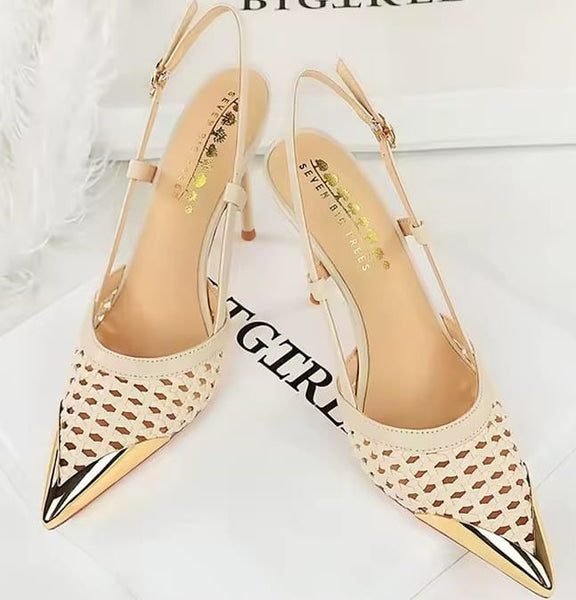 Scarpin Slingback com Trama Salto Alto e Ponteira Dourada - 9,5cm
