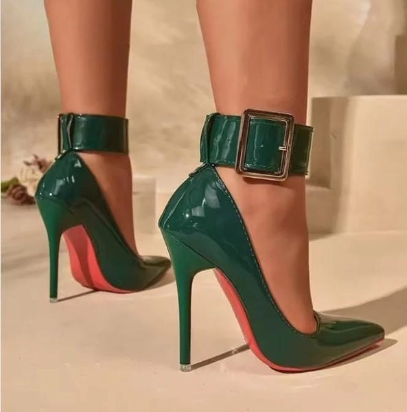 Scarpin Salto Alto com Tira e fivela Larga no Tornozelo - 10cm e 12cm