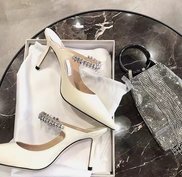 Mule Scarpin Salto Alto em Verniz Preto com Alça de Strass - 8cm e 10cm