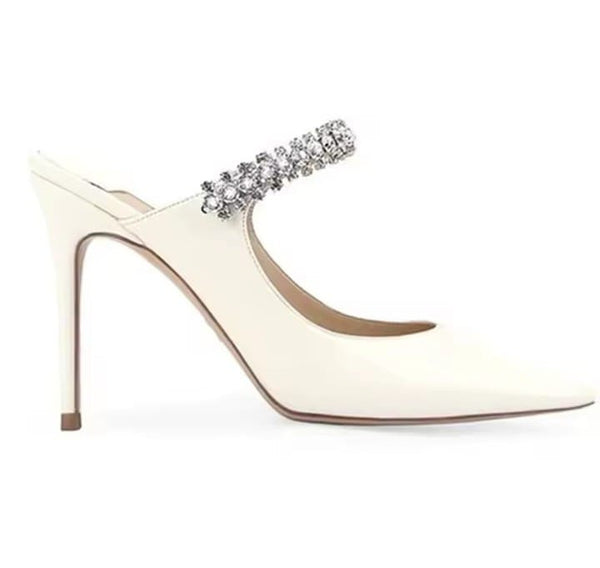 Mule Scarpin Salto Alto em Verniz Preto com Alça de Strass - 8cm e 10cm