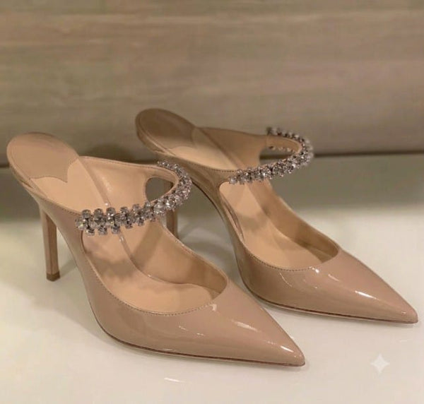 Mule Scarpin Salto Alto em Verniz Preto com Alça de Strass - 8cm e 10cm