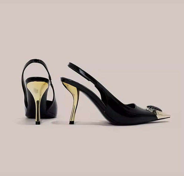 Scarpin Slingback Verniz com Ponteira de Metal e Pedra Salto Escultural - 6cm e 9cm