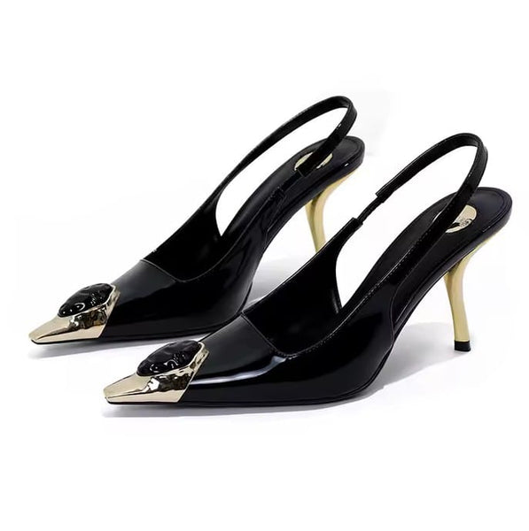 Scarpin Slingback Verniz com Ponteira de Metal e Pedra Salto Escultural - 6cm e 9cm