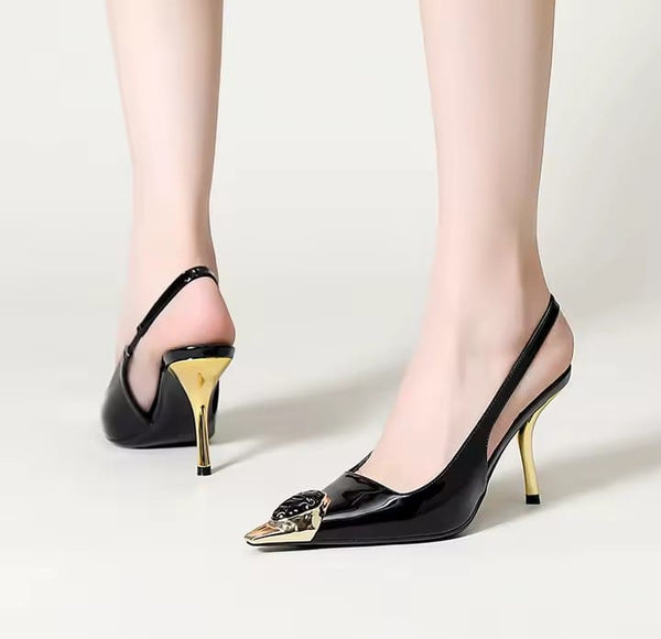 Scarpin Slingback Verniz com Ponteira de Metal e Pedra Salto Escultural - 6cm e 9cm