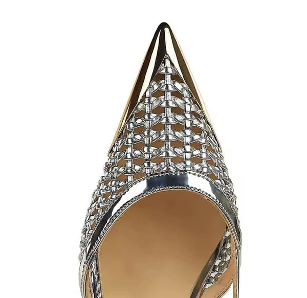 Scarpin Slingback com Trama Salto Alto e Ponteira Dourada - 9,5cm