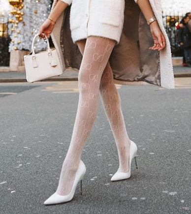 Meia calça feminina transparente com textura estilizada, modelagem confortável e acabamento sofisticado