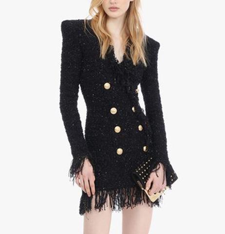 Vestido Curto em Tweed com Decote V, Botões Frontais e Detalhes em Franjas – Moda Feminina Elegante