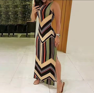 Vestido Longo Feminino Justo Listrado sem Mangas com Fenda Lateral, Ideal para Passeios, Viagens, Jantares ou Eventos Casuais