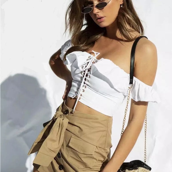 Cropped Branco Ombro a Ombro com Babados