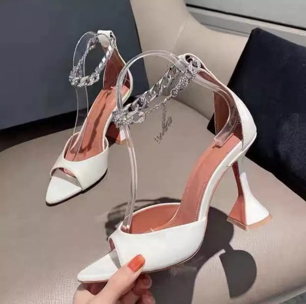 Sandália Peep Toe Bico Folha Envernizada Salto Alto Taça