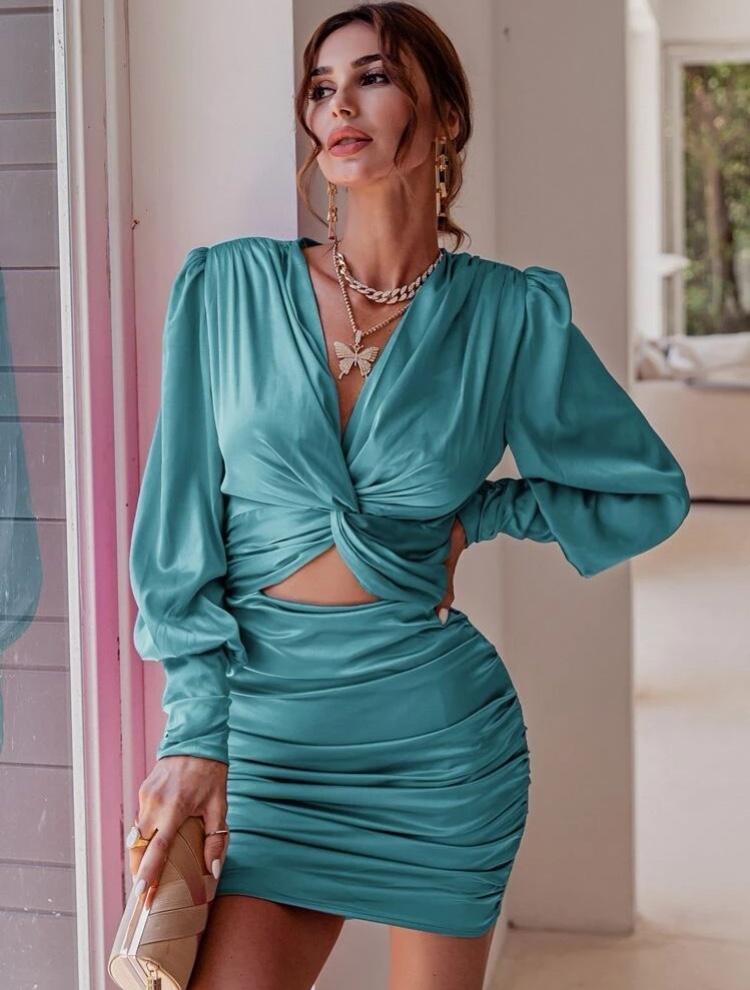Vestido Curto Drapeado Manga Longa Bufante Recorte na Cintura