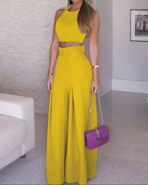 Conjunto Cropped sem Mangas e Calça Pantalona com Cinto