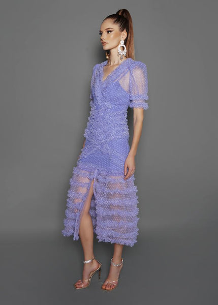 Vestido Longo com Manga Curta Rendado e Tule Lilás