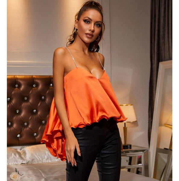 Blusa de Cetim com Decote V Alças de Cristais e Calda