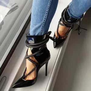 Bota Cano Curto Verniz Salto Alto Fino com Amarração