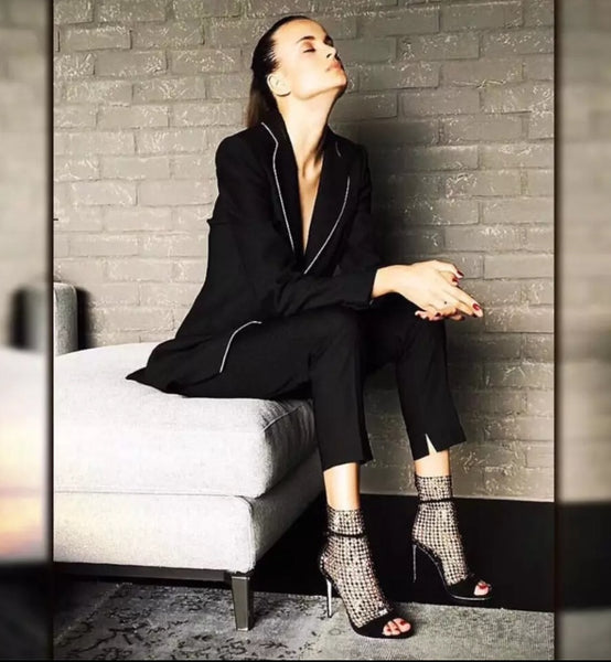 Sandália Peep Toe Salto Alto Fino com Cristais