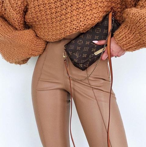 Calça Lápis de Couro Cintura Alta