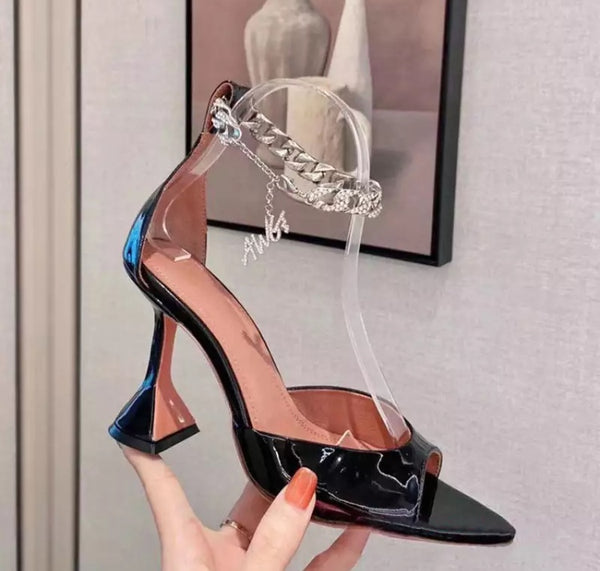 Sandália Peep Toe Bico Folha Envernizada Salto Alto Taça