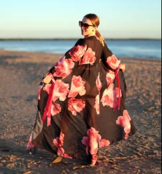 Saída de Praia Longa Manga Longa Preta Floral