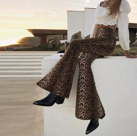 Calça Flare De Malha Leopardo Cintura Alta