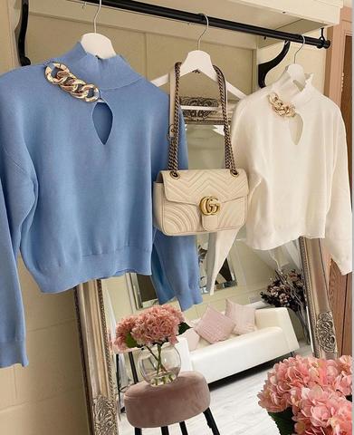 Long Sleeve Knit Blouse with High Neck and Chain