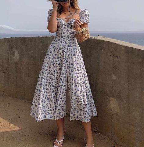 Vestido Midi Floral Azul com Fenda Manga Curta e Decote Reto
