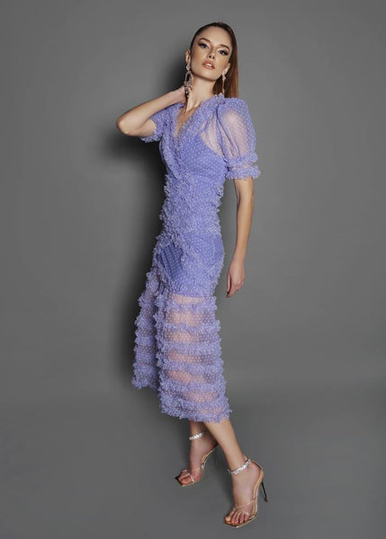 Vestido Longo com Manga Curta Rendado e Tule Lilás