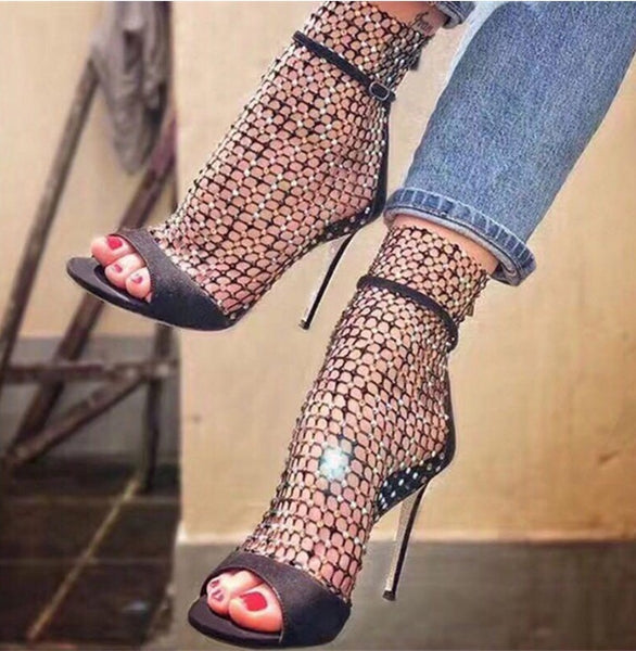 Sandália Peep Toe Salto Alto Fino com Cristais
