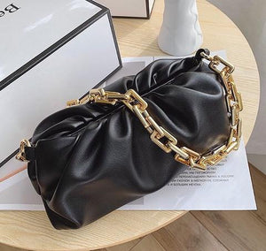 Bolsa Pequena de Ombro em Couro e Alça de Corrente