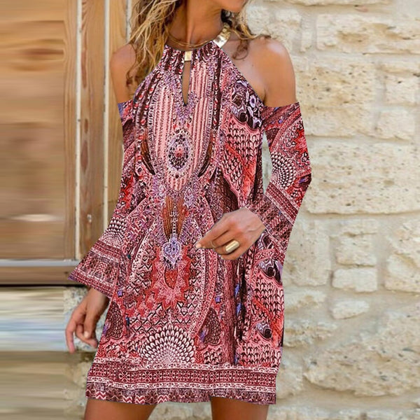 Vestido Curto Solto com Gola Alta de Metal