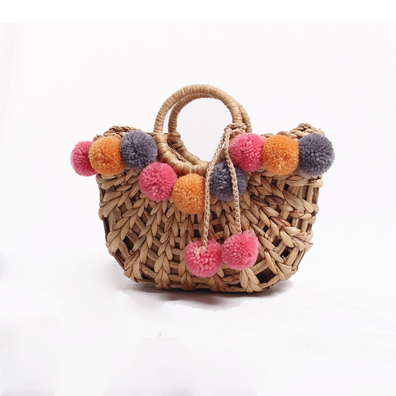 Bolsa de Mão em Palha Artesanal com Borlas de Pompom Praia