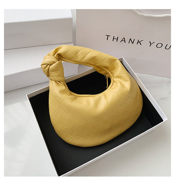 Bolsa Pequena de Mão em Couro com Nó na Alça