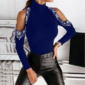 Blusa Gola Alta Manga Longa com Recorte no Ombro e Diamantes