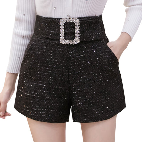 Shorts Preto de Lã Cintura Alta com Cinto e Cristais